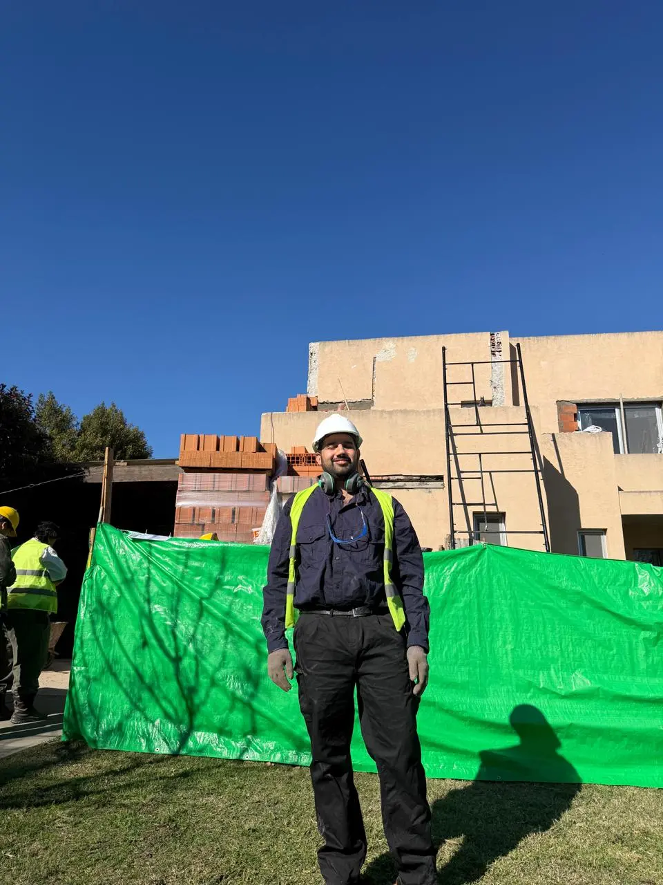 Renovación comercial y refuerzo metálico — registro real de obra 05