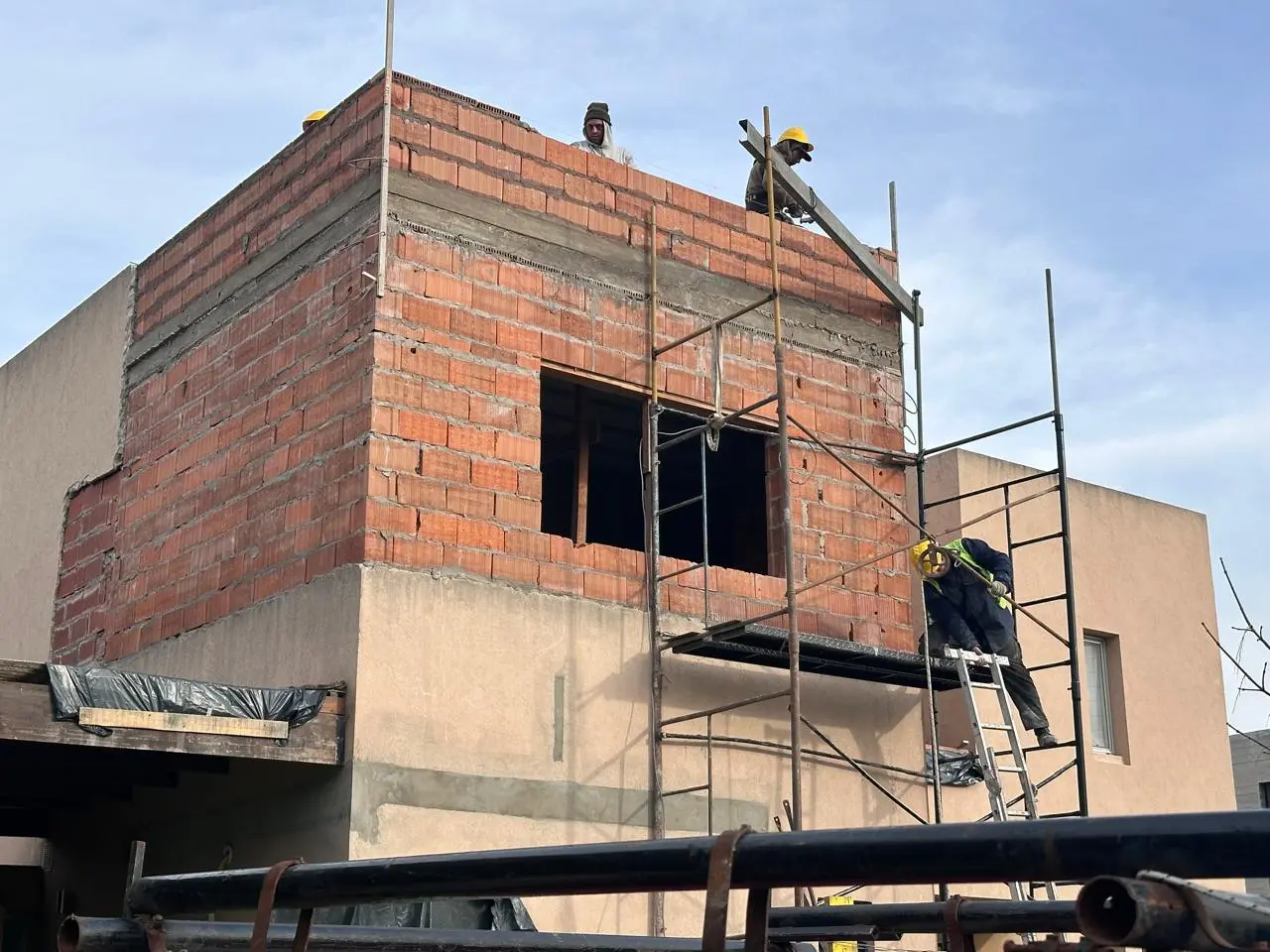 Renovación comercial y refuerzo metálico — registro real de obra 09