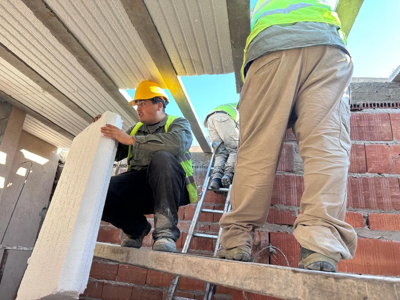Renovación comercial y refuerzo metálico — registro real de obra 15
