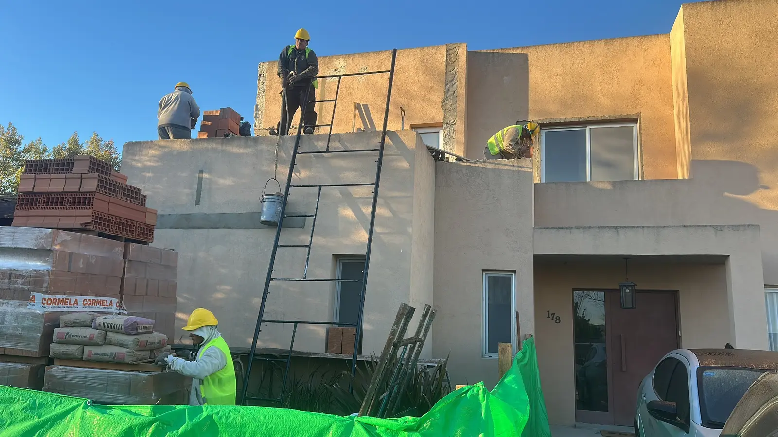 Renovación comercial y refuerzo metálico — registro real de obra 20