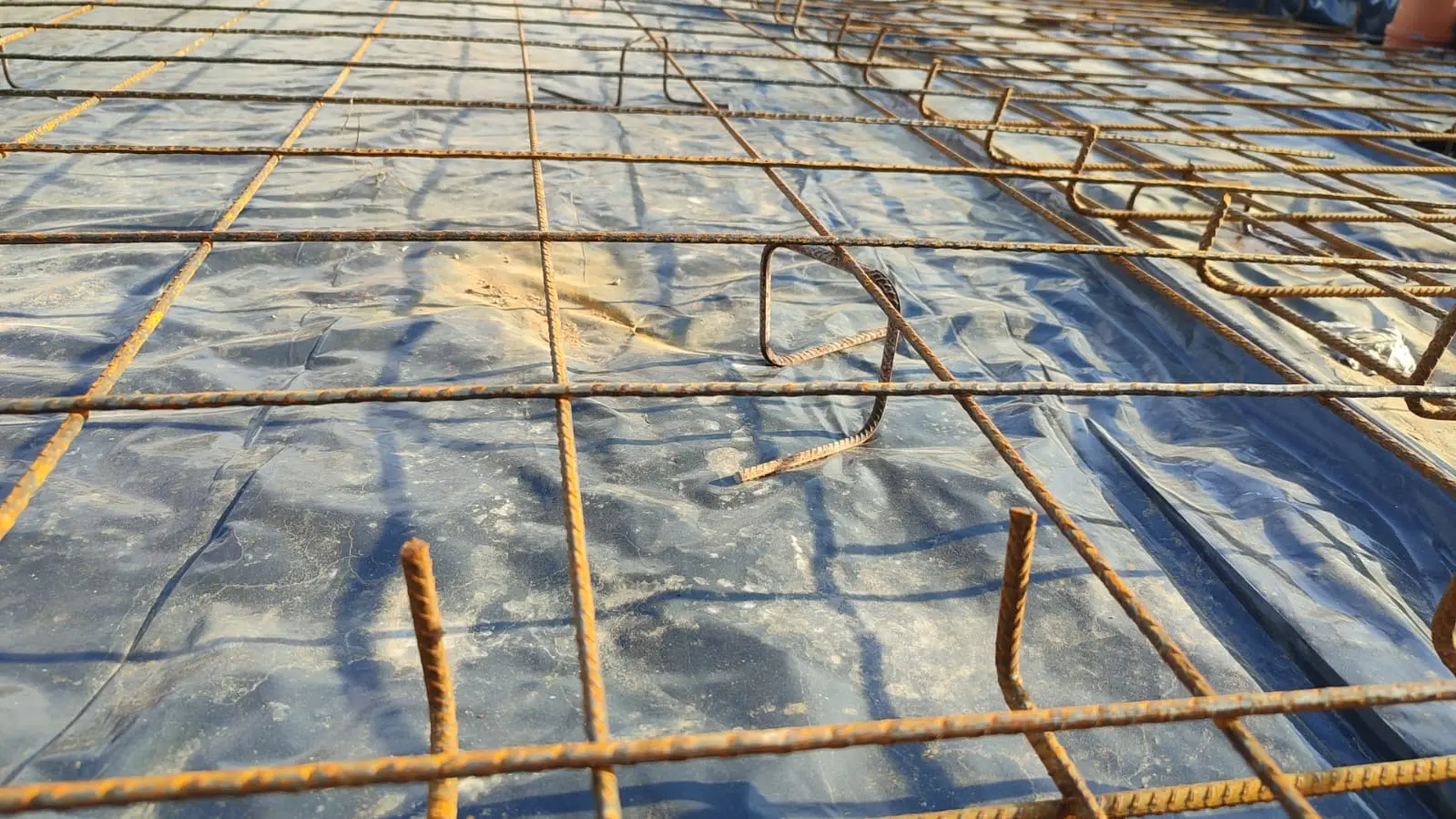 Vivienda compacta y ampliación — registro real de obra 01