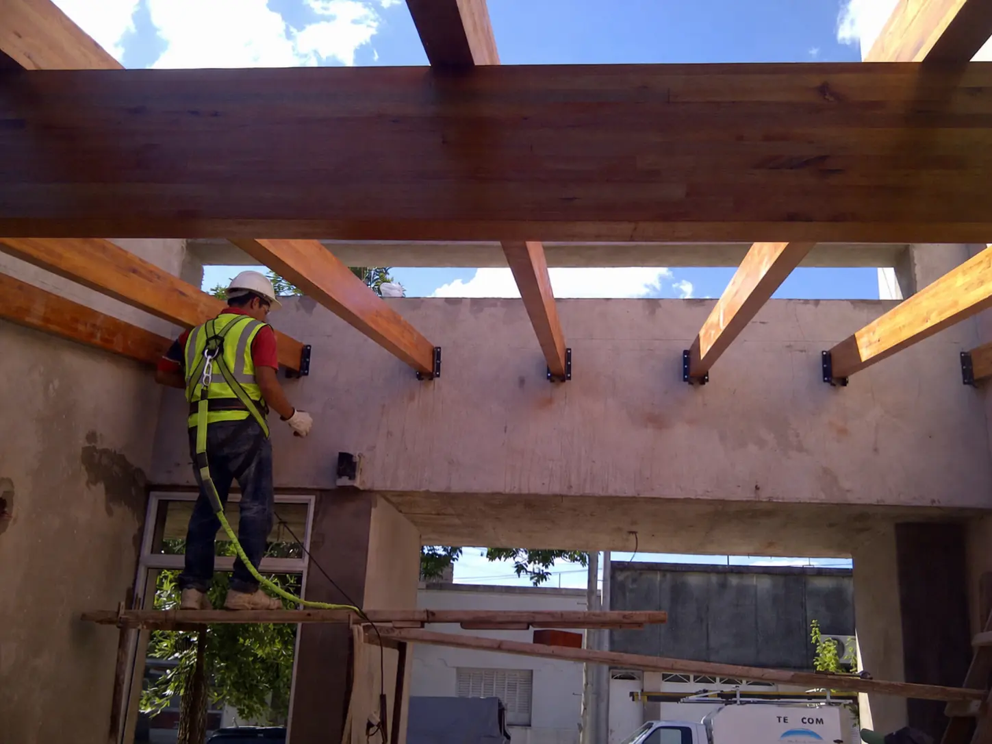 Vivienda compacta y ampliación — registro real de obra 17