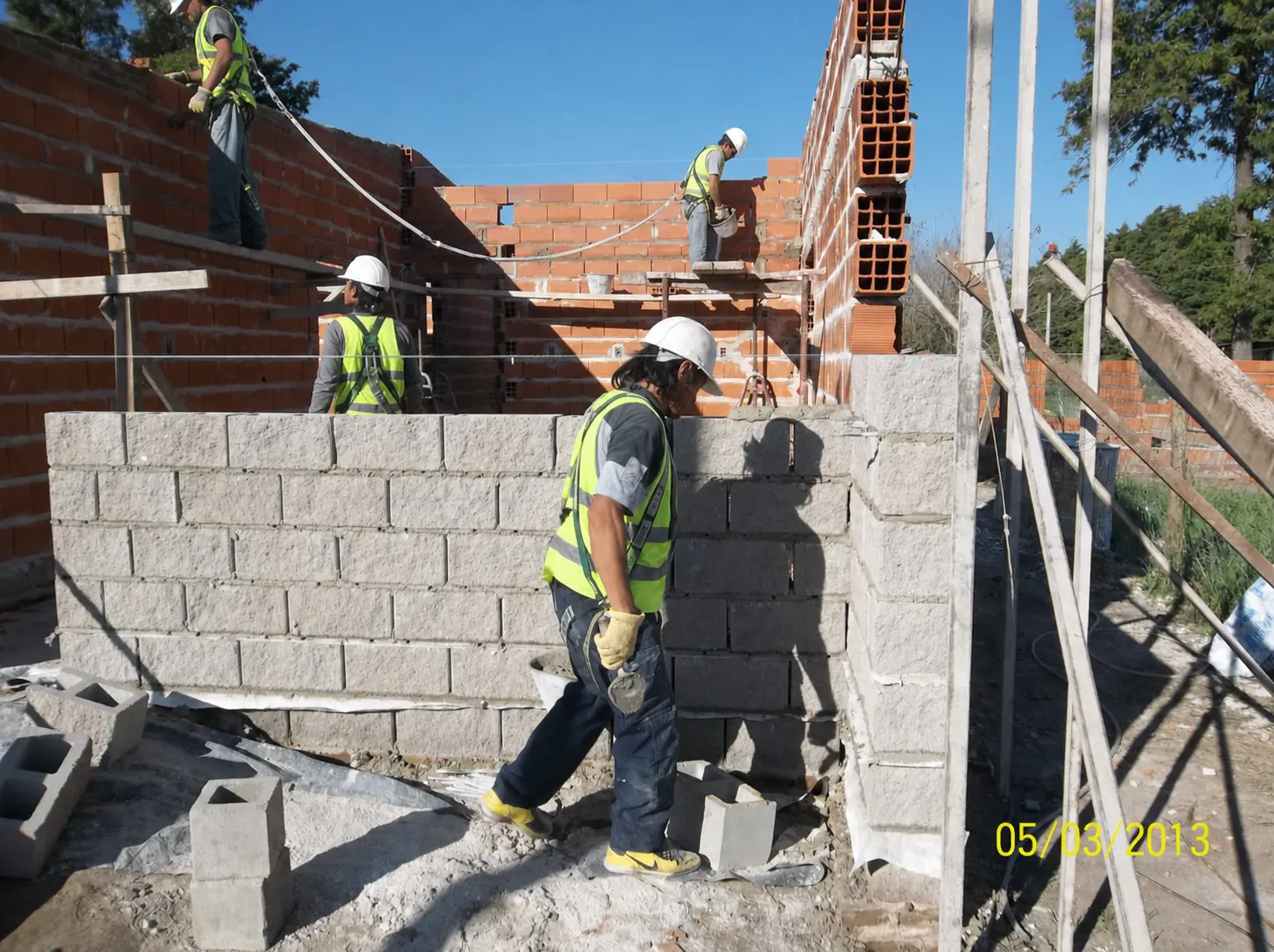 Vivienda compacta y ampliación — registro real de obra 30