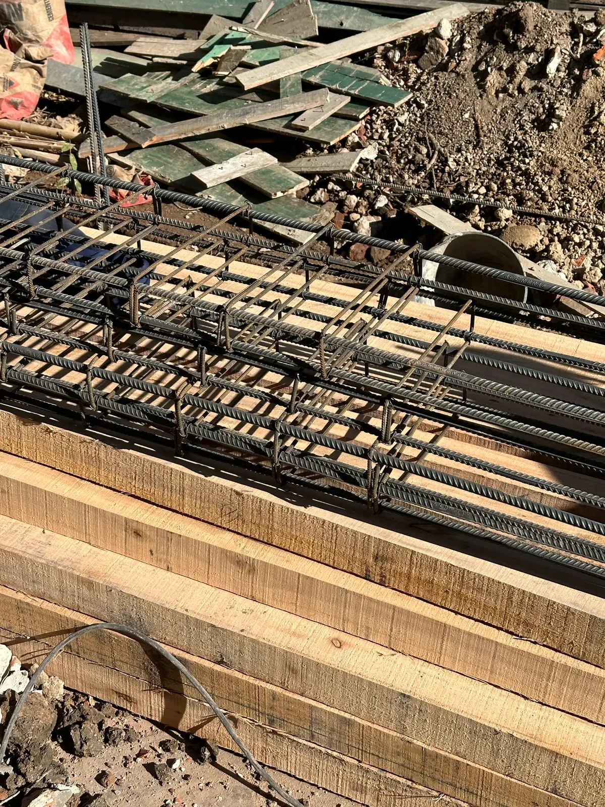 Fundaciones y estructura resistente — registro real de obra 15