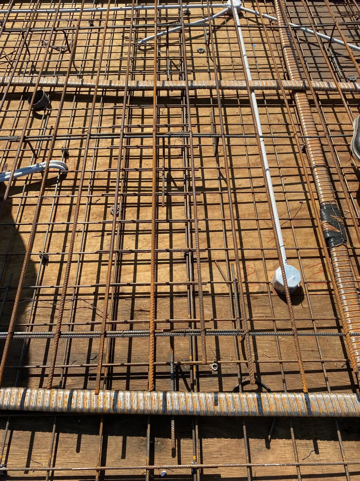Fundaciones y estructura resistente — registro real de obra 16