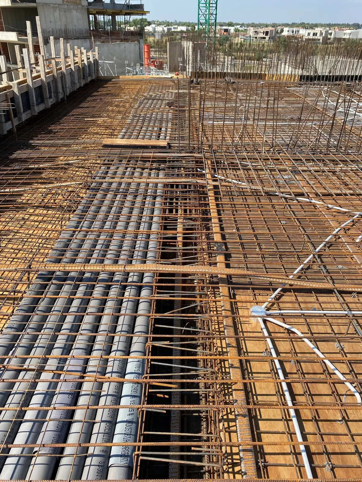 Fundaciones y estructura resistente — registro real de obra 17