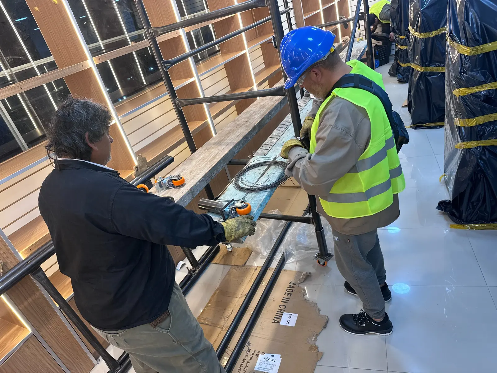 Refuerzo estructural e instalaciones — registro real de obra 01