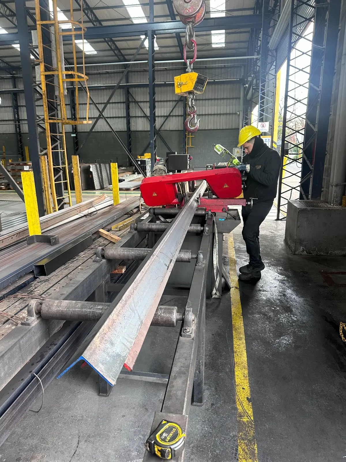 Refuerzo estructural e instalaciones — registro real de obra 04
