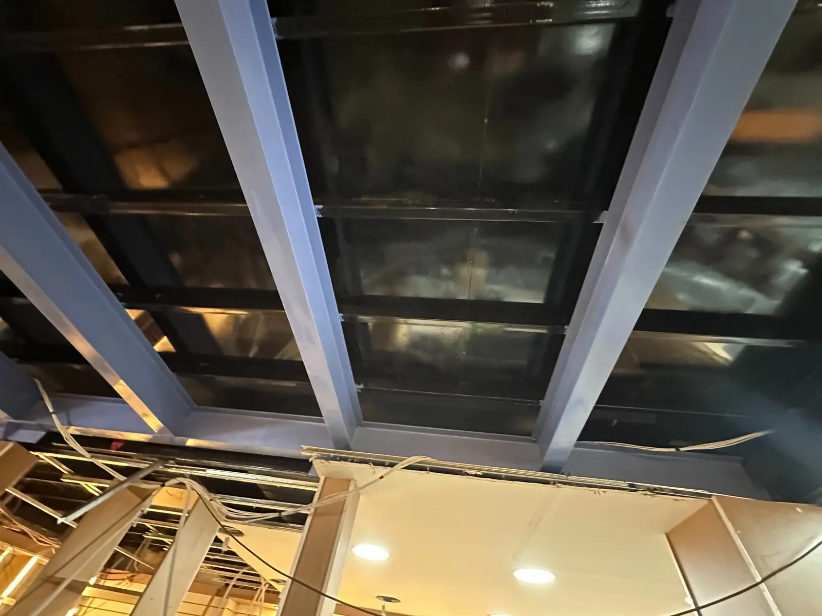 Refuerzo estructural e instalaciones — registro real de obra 09