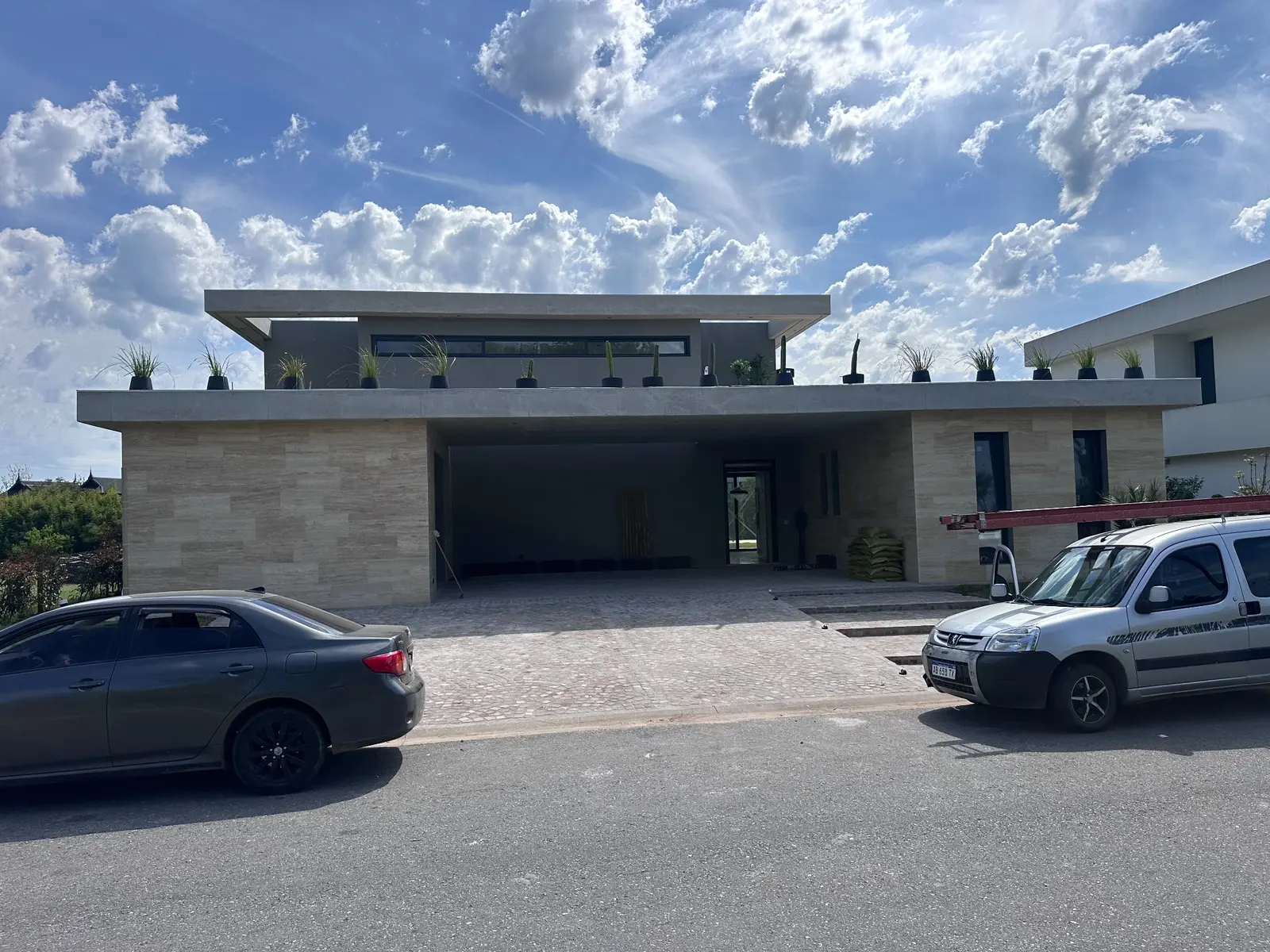 Terminaciones y obra entregada — registro real de obra 05